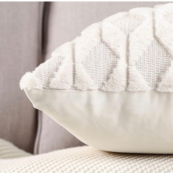 MADIZZ Set of 2 Soft Plush Short Wool Velvet Decorative Throw Pillow Cover 20X20 - Picture 4 of 7